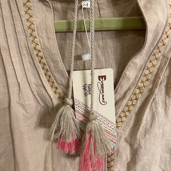 Everkaki Embroidered Bohemian Beige Top Size Medium - Picture 5 of 5